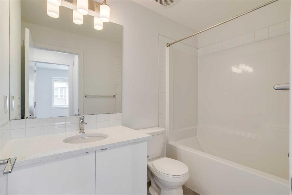 562 Seton Circle SE, #401