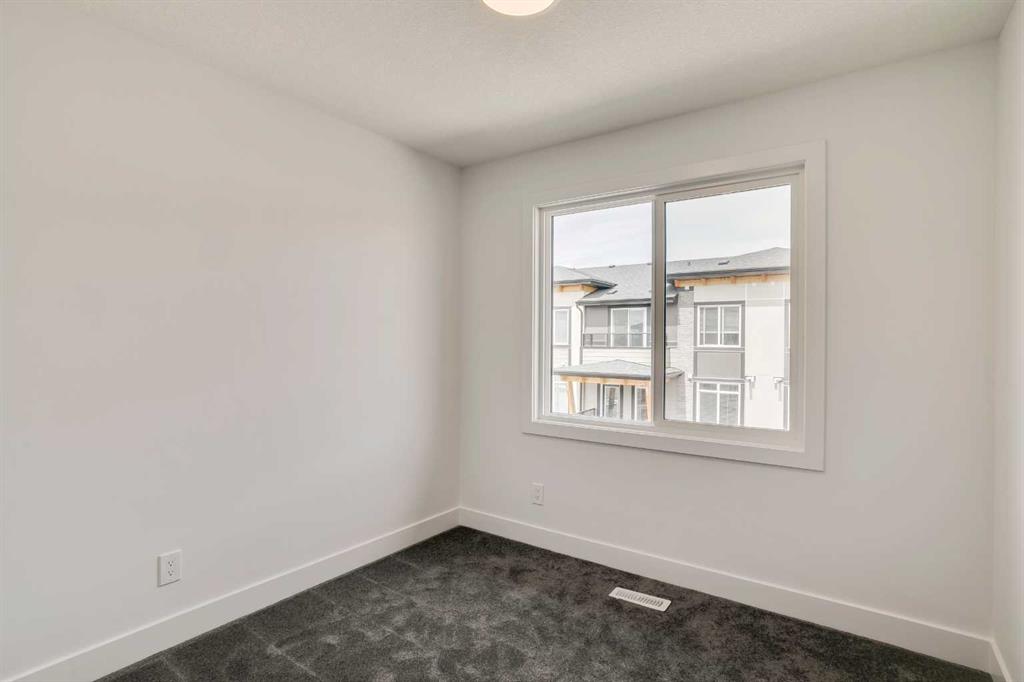 562 Seton Circle SE, #401