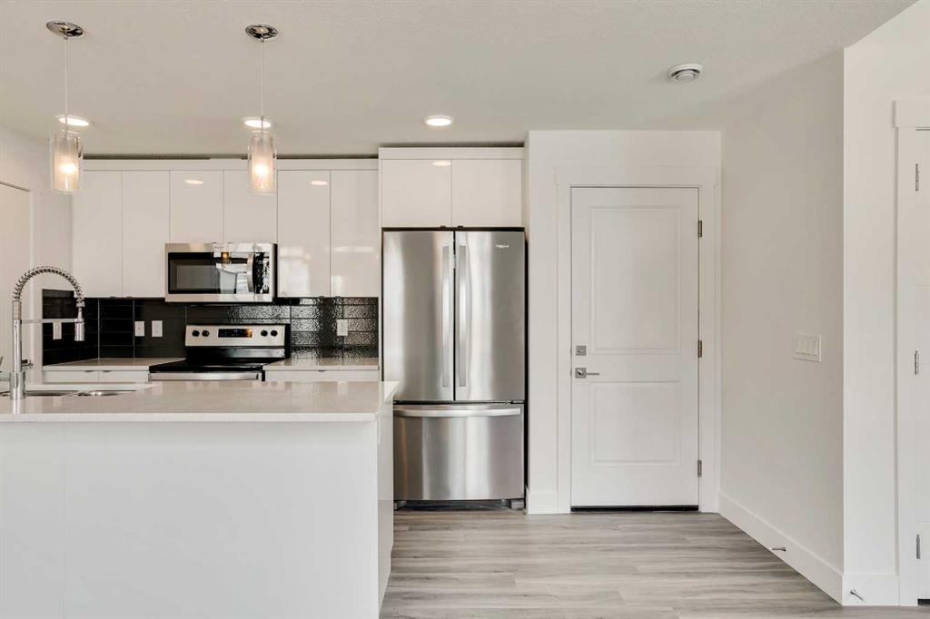 562 Seton Circle SE, #401