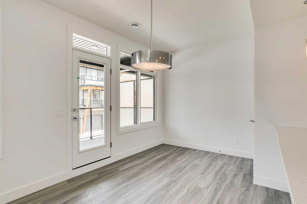 562 Seton Circle SE, #401