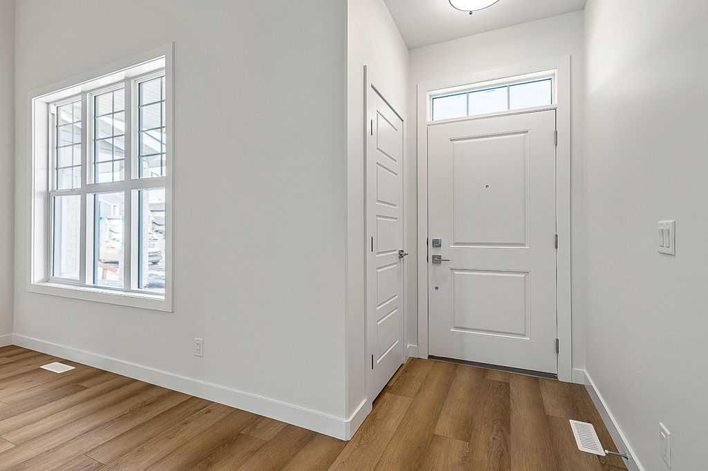 15 Drake Landing Square