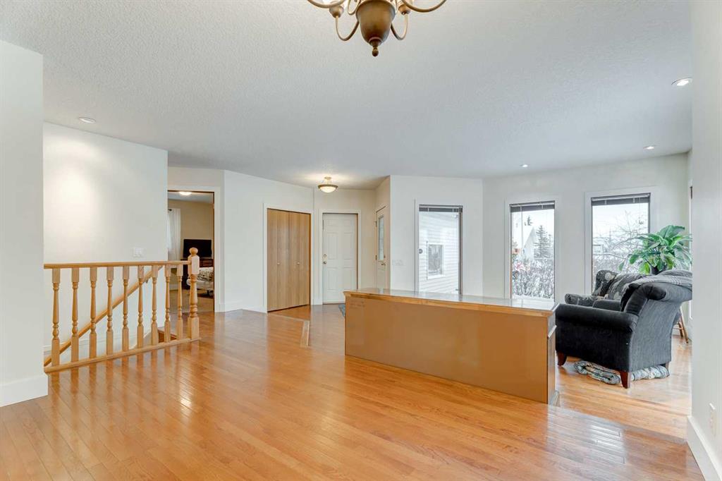 34 West MacKay Crescent