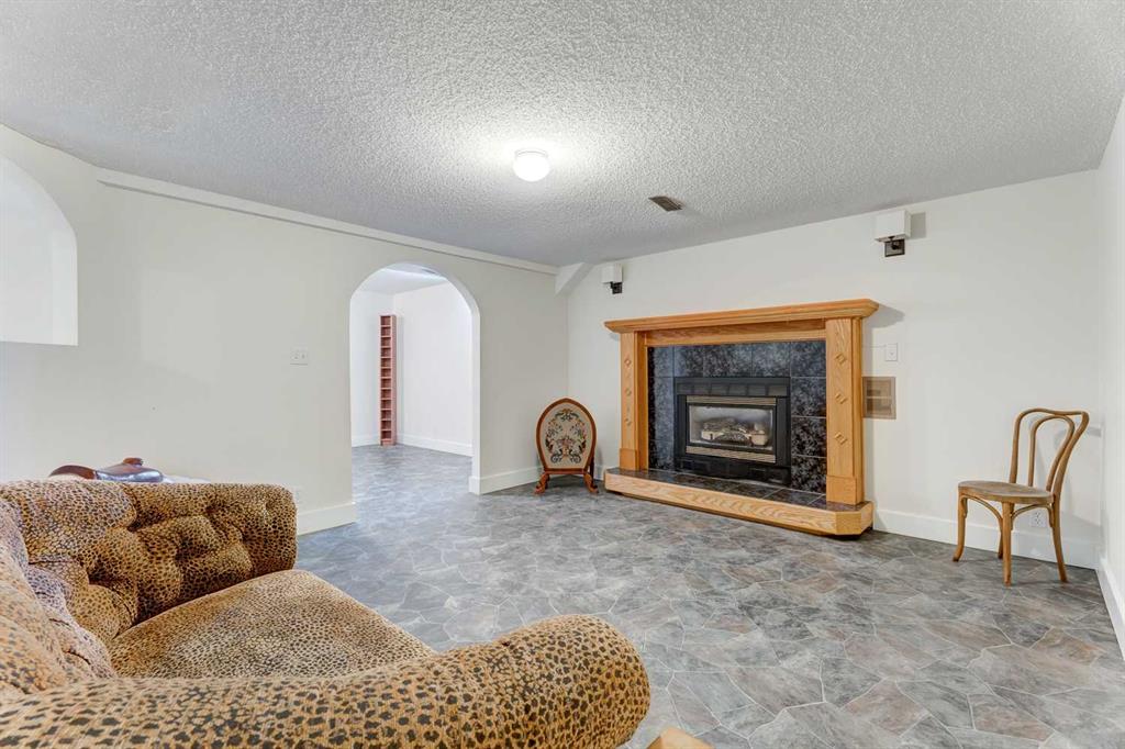 34 West MacKay Crescent