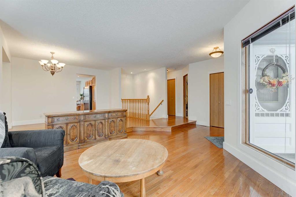 34 West MacKay Crescent