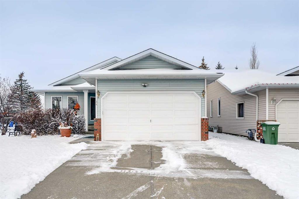 34 West MacKay Crescent