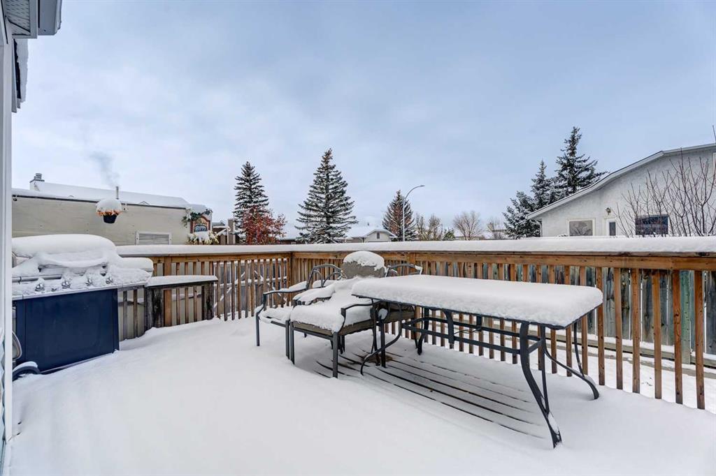34 West MacKay Crescent