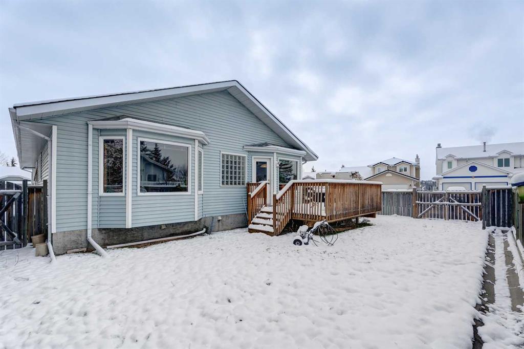 34 West MacKay Crescent