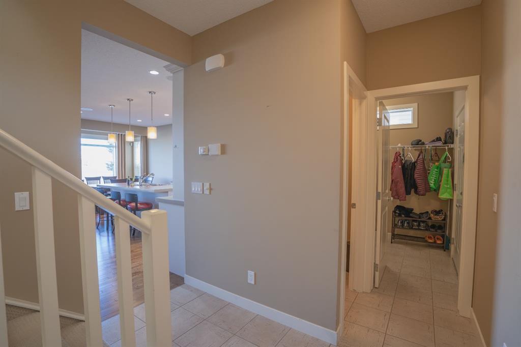 225 Panora Way NW