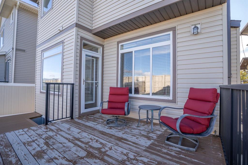 225 Panora Way NW