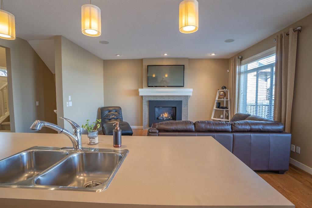 225 Panora Way NW