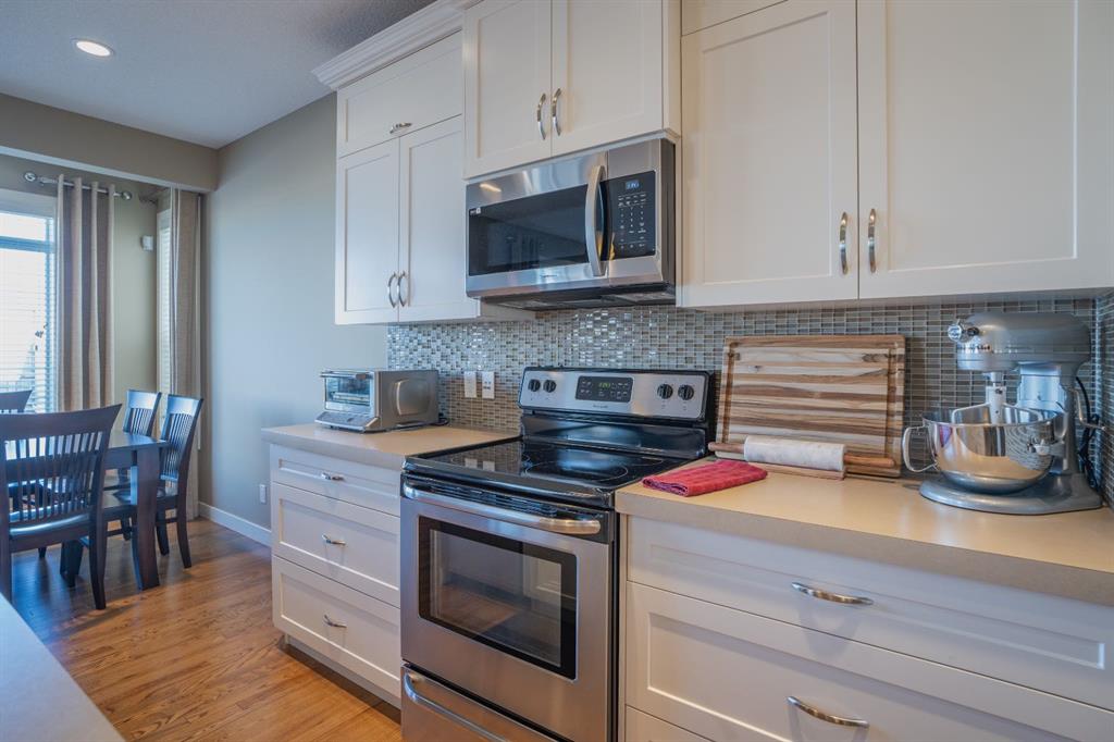 225 Panora Way NW