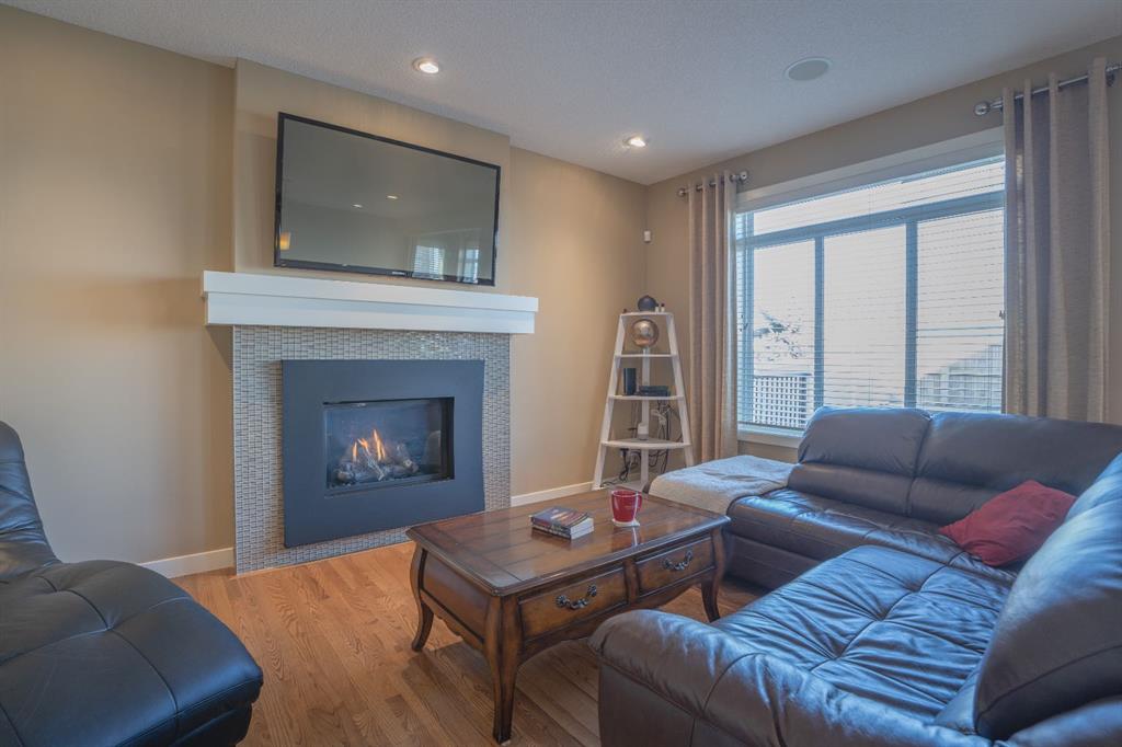 225 Panora Way NW