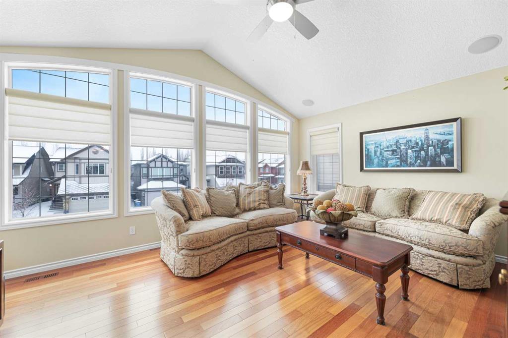 198 Autumn Circle SE
