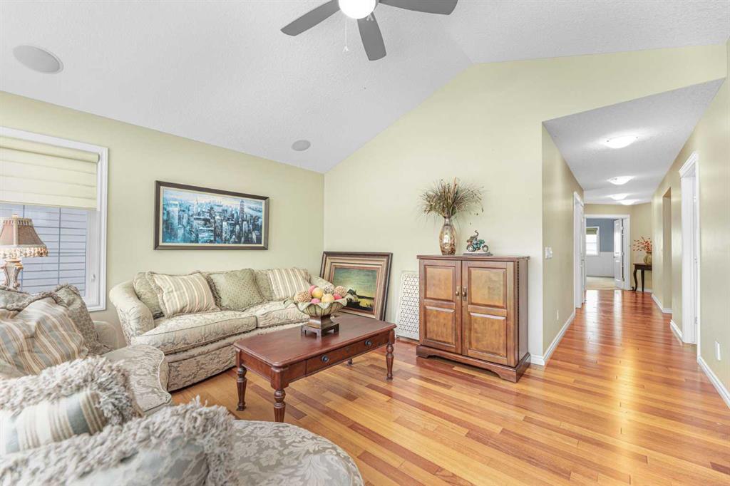 198 Autumn Circle SE
