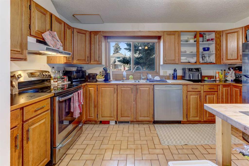 248 Grizzly Crescent