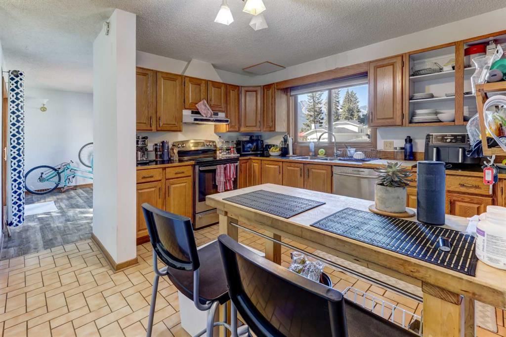 248 Grizzly Crescent
