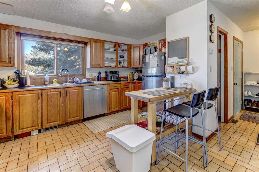 248 Grizzly Crescent