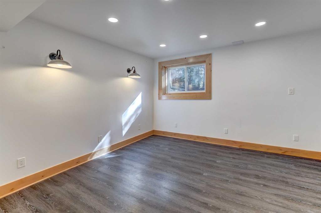 248 Grizzly Crescent