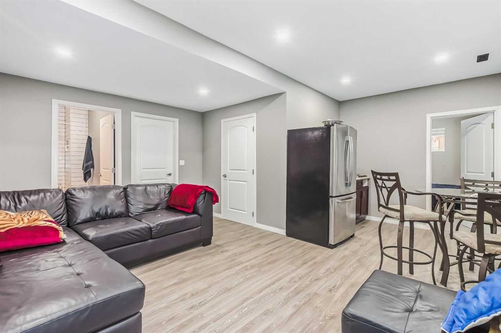 212 Lakepointe Drive