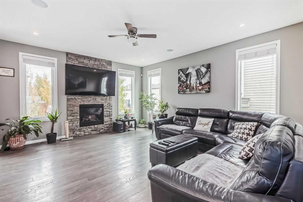 212 Lakepointe Drive
