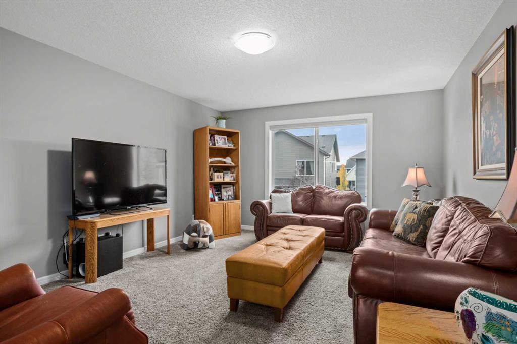 800 Coopers Crescent SW