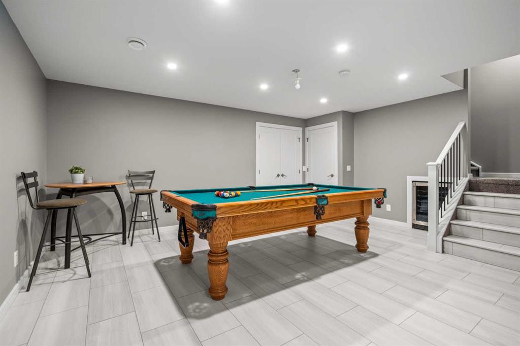 800 Coopers Crescent SW