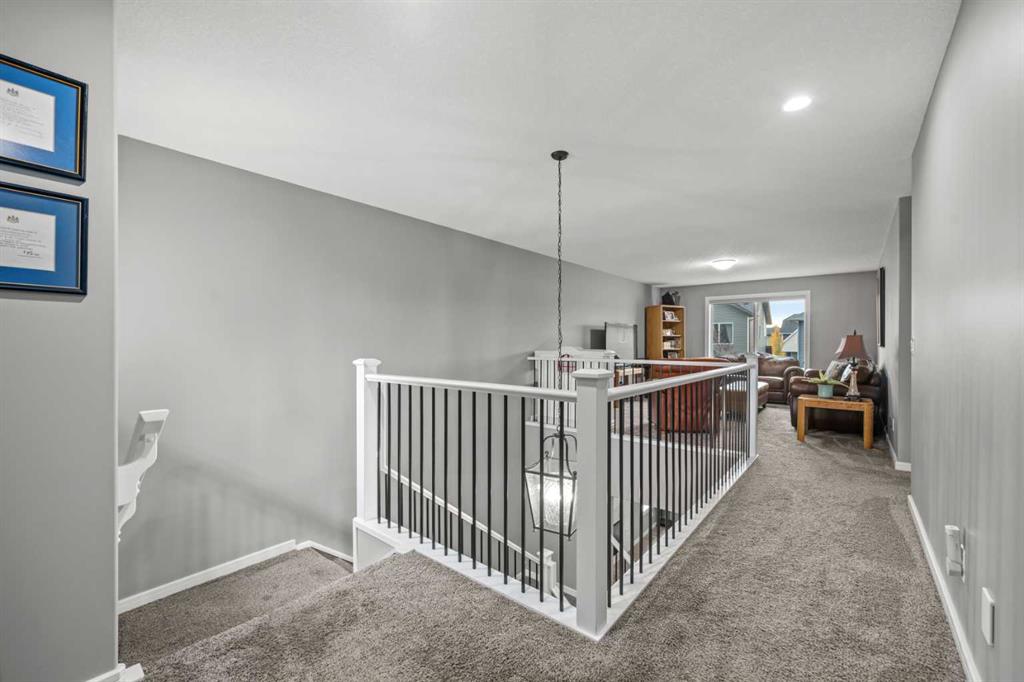 800 Coopers Crescent SW