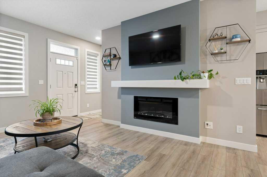 82 Legacy Glen Green SE