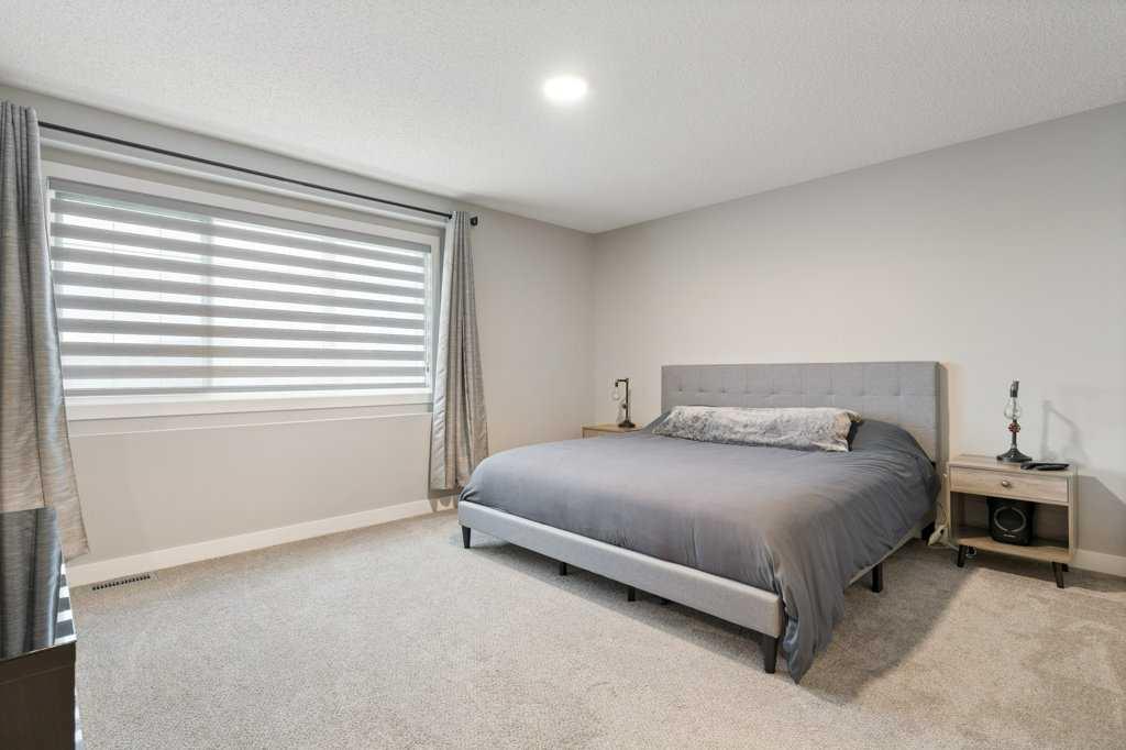 82 Legacy Glen Green SE