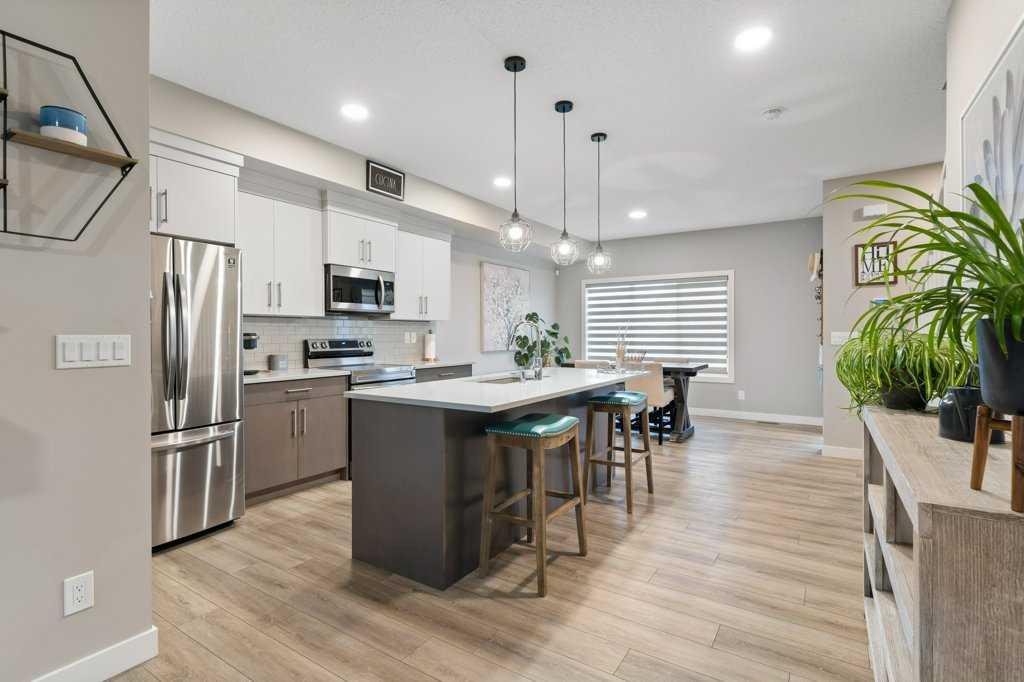 82 Legacy Glen Green SE