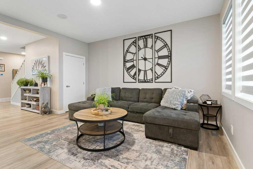 82 Legacy Glen Green SE