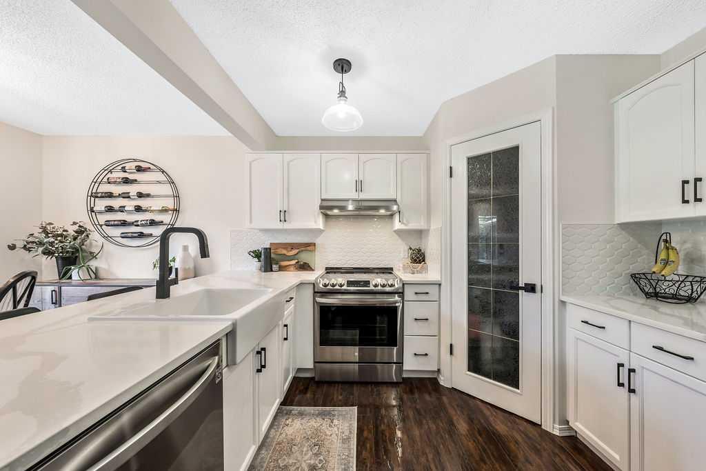 100 Bow Ridge Crescent