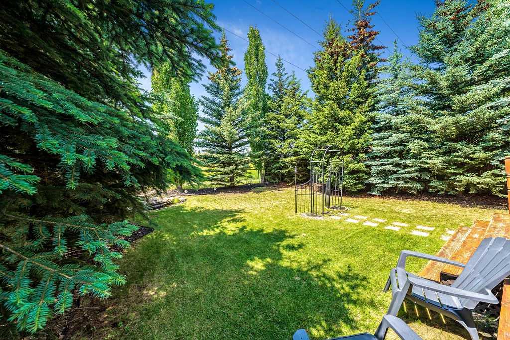 100 Bow Ridge Crescent