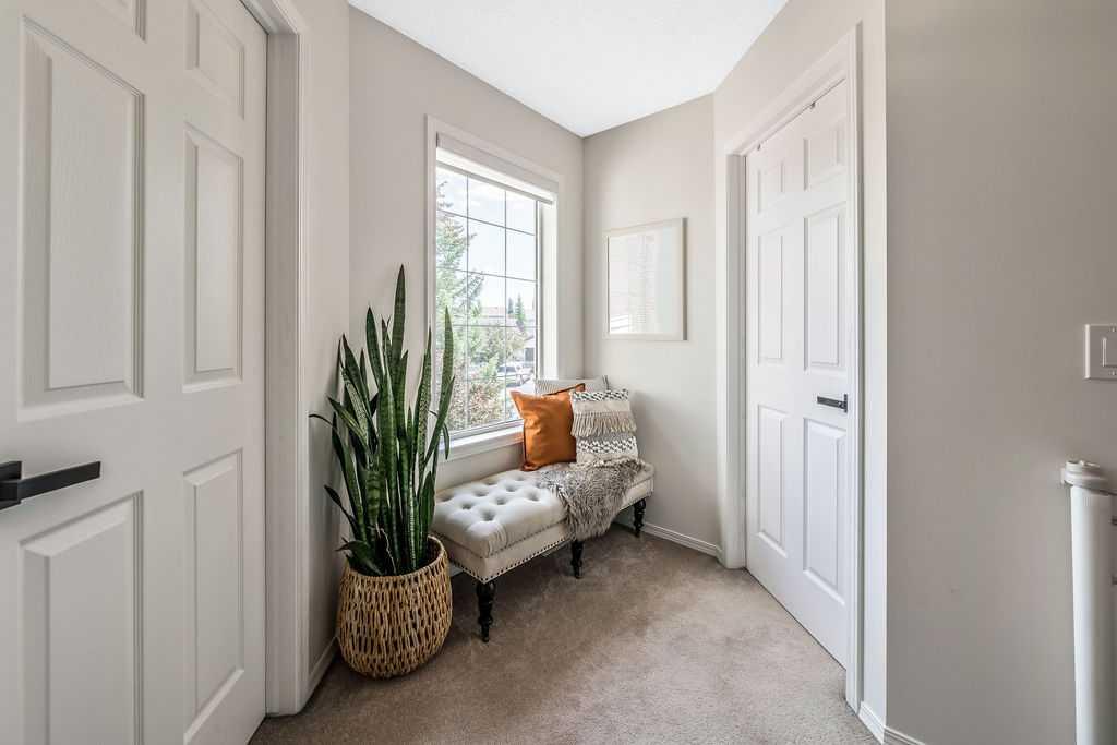 100 Bow Ridge Crescent
