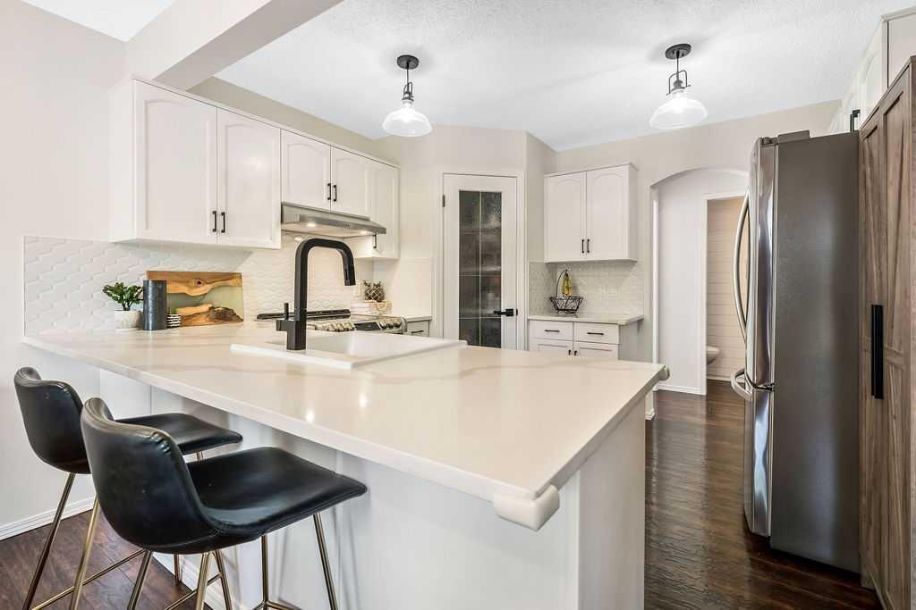 100 Bow Ridge Crescent