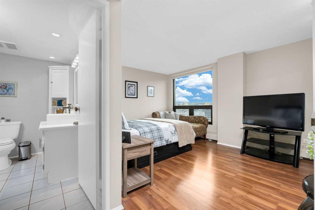 1304 15 Avenue SW, #930