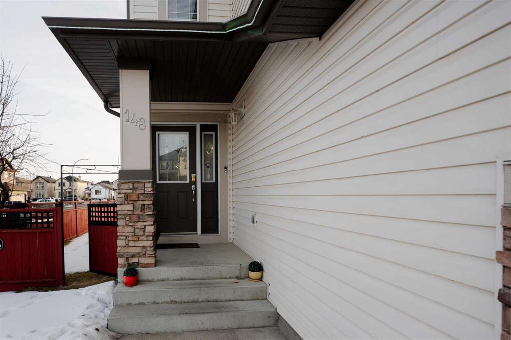 148 Saddlecrest Green NE
