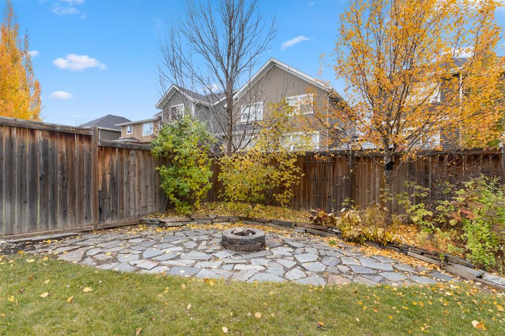18 River Heights Crescent