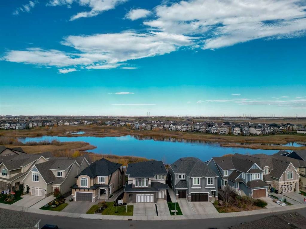 92 Marquis View SE