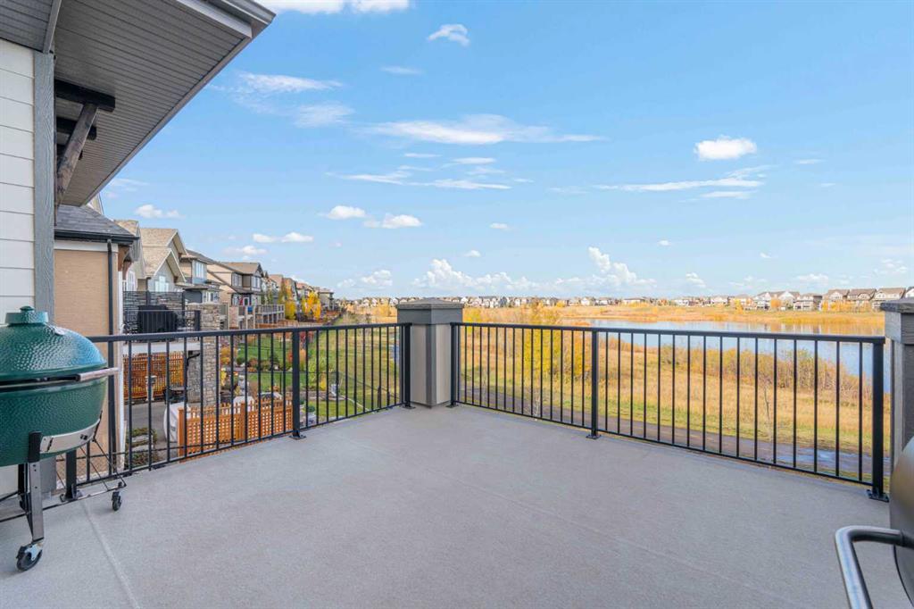 92 Marquis View SE