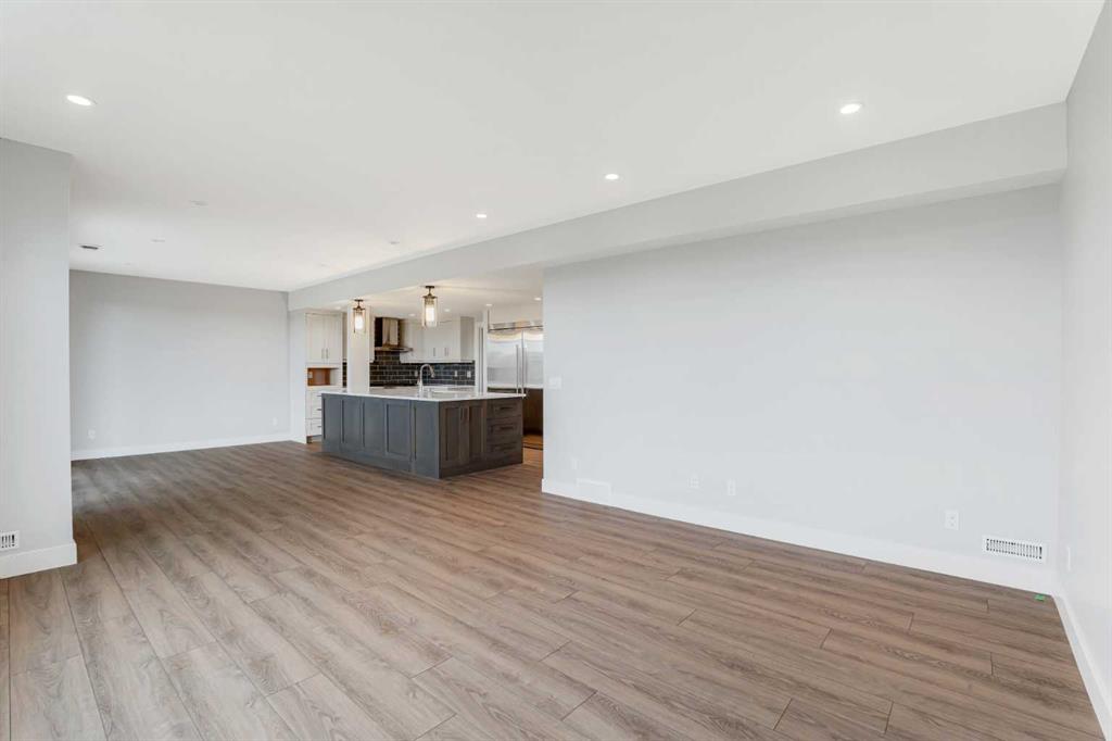 92 Marquis View SE