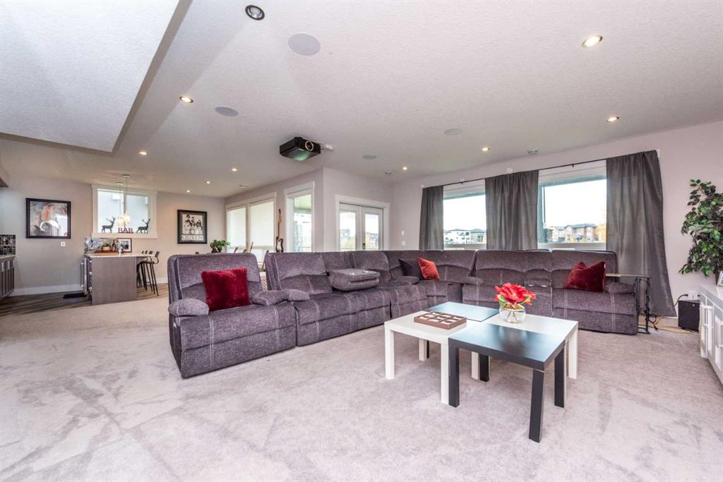 140 Kinniburgh Loop