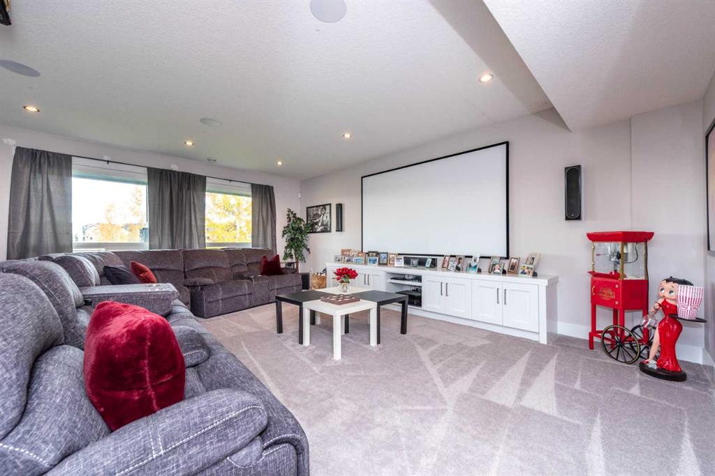 140 Kinniburgh Loop