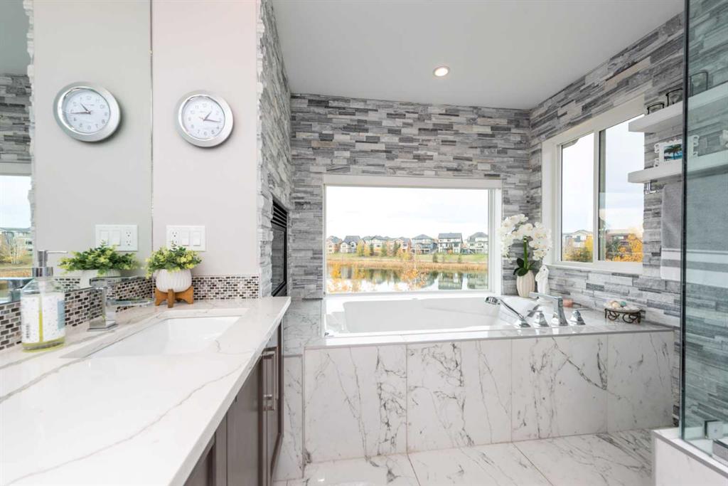 140 Kinniburgh Loop