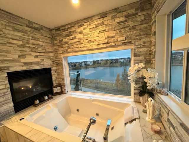 140 Kinniburgh Loop