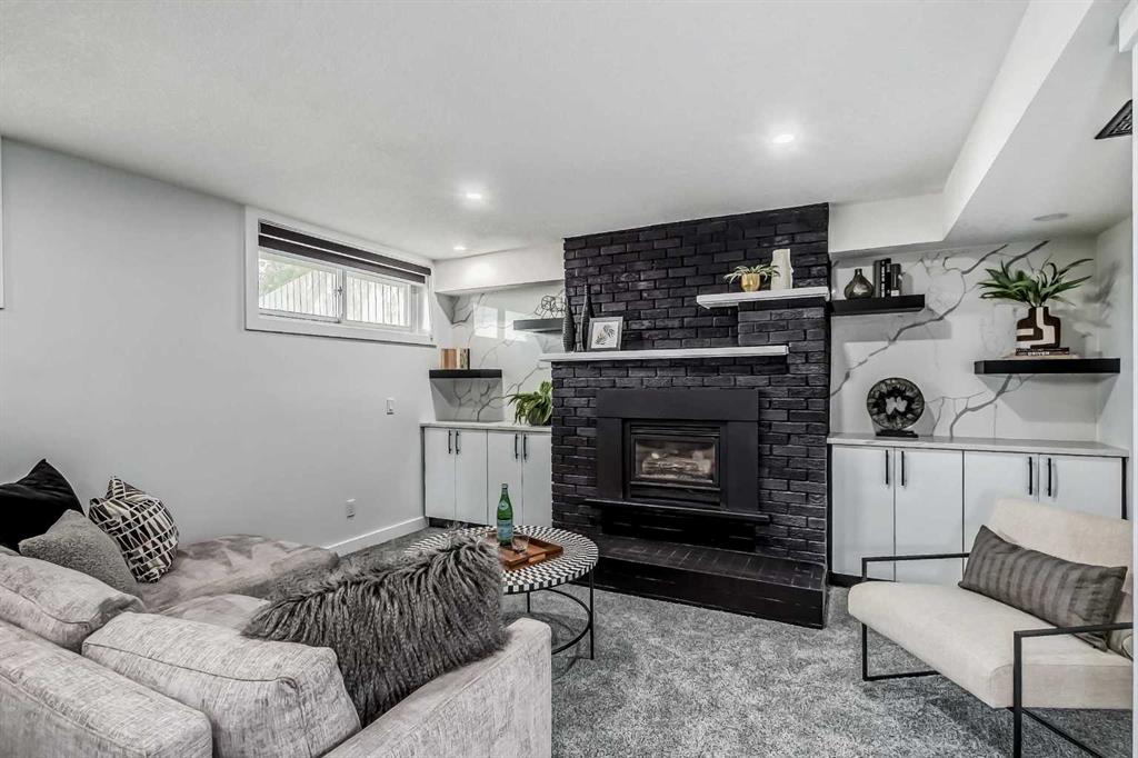 1164 Northmount Drive NW