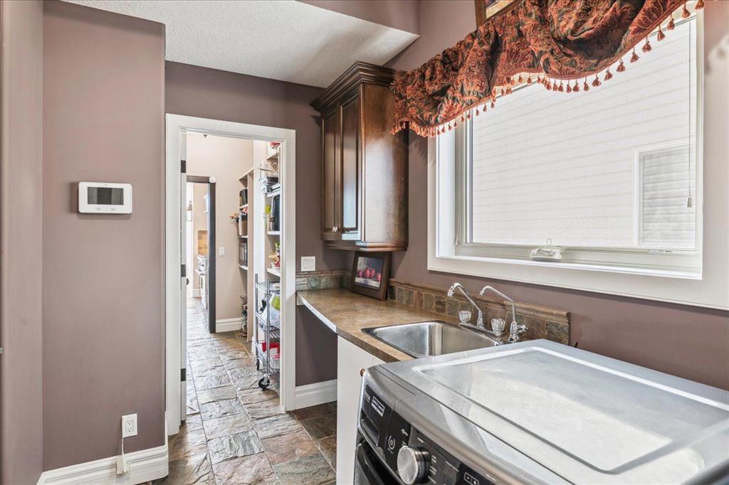 211 Sunset Circle