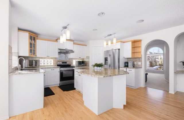 218 Evergreen Heights SW