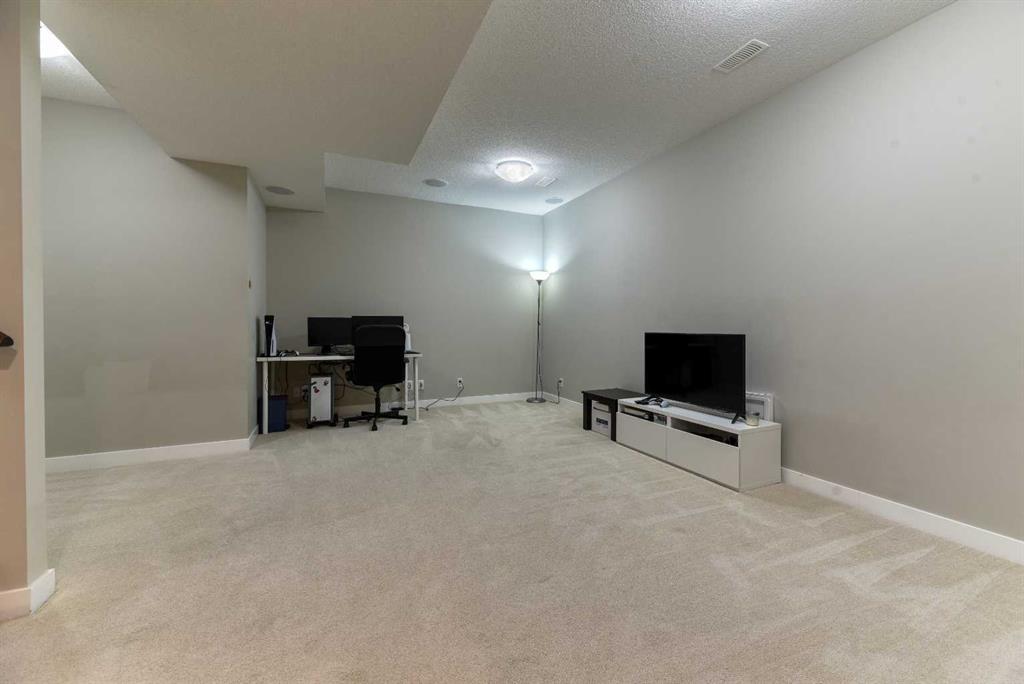 115 Legacy Glen Row SE
