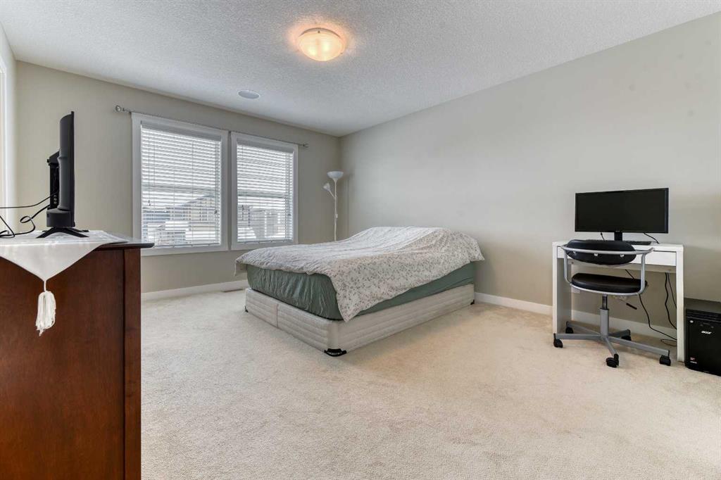 115 Legacy Glen Row SE